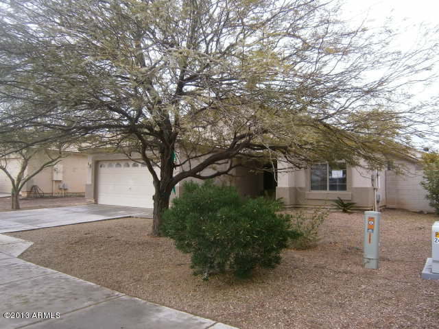 1307 West Vineyard Road Phoenix, AZ 85041 - Photo 29 of 30 Front Yard 2