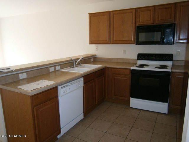 1307 West Vineyard Road Phoenix, AZ 85041 - Photo 3 of 30 Kitchen 2