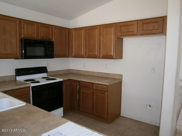 1307 West Vineyard Road Phoenix, AZ 85041 - Photo 4 of 30 Kitchen 3