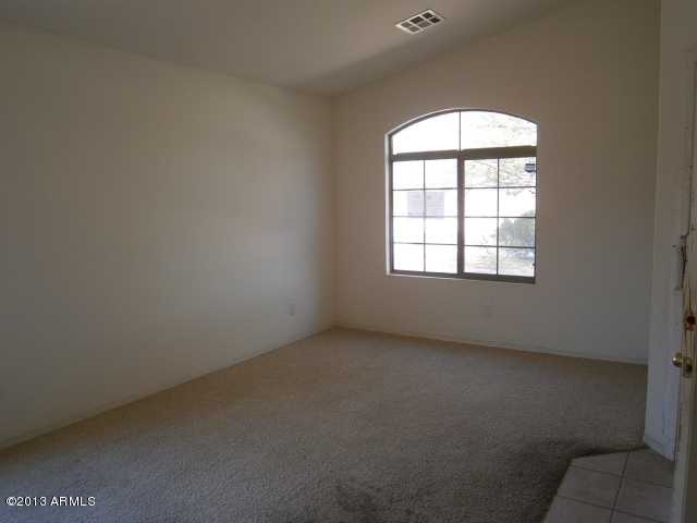 1307 West Vineyard Road Phoenix, AZ 85041 - Photo 6 of 30 Living Area