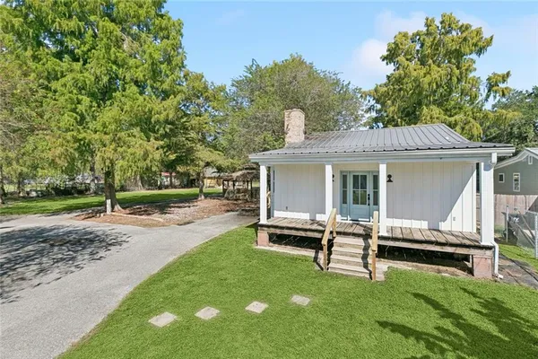 $248,000 | 2600 Farmsite Road, Violet, LA 70092