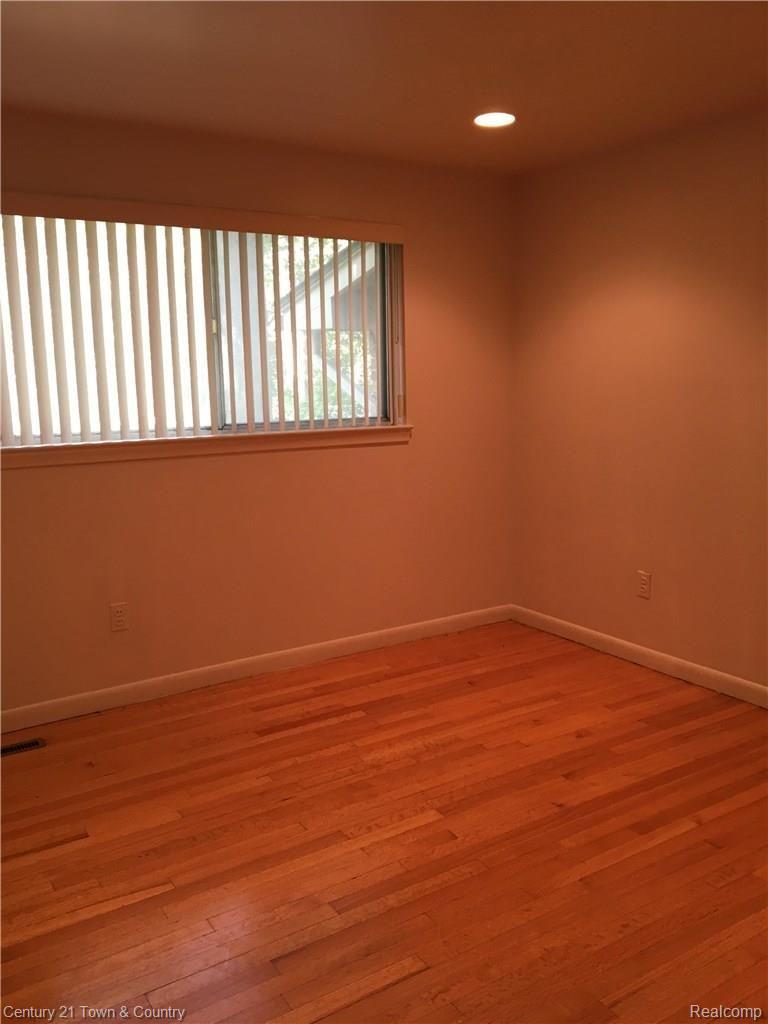 7230 Stonebrook Road West Bloomfield, MI 48322 - Photo 18 of 21 IMG_0901.JPG
