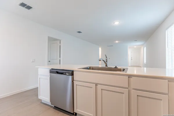 $1,600 | 10815 Lillia Branch, San Antonio, TX 78224