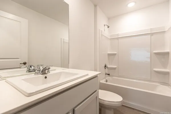 $1,600 | 10815 Lillia Branch, San Antonio, TX 78224