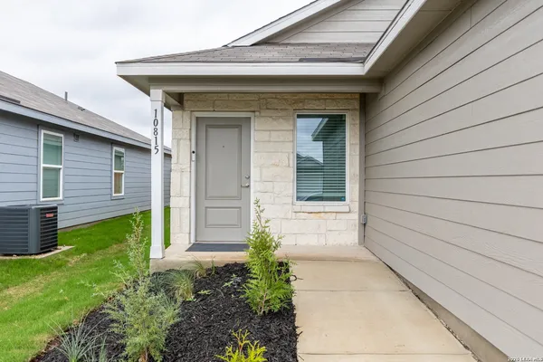 $1,600 | 10815 Lillia Branch, San Antonio, TX 78224