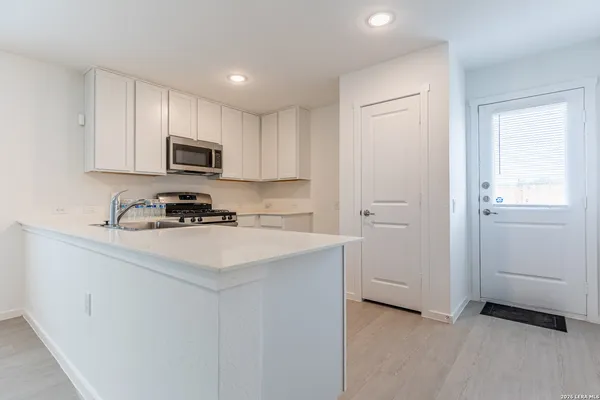 $1,600 | 10815 Lillia Branch, San Antonio, TX 78224