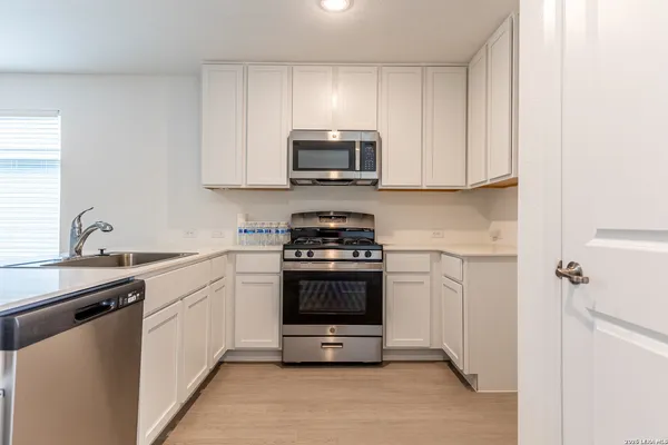 $1,600 | 10815 Lillia Branch, San Antonio, TX 78224