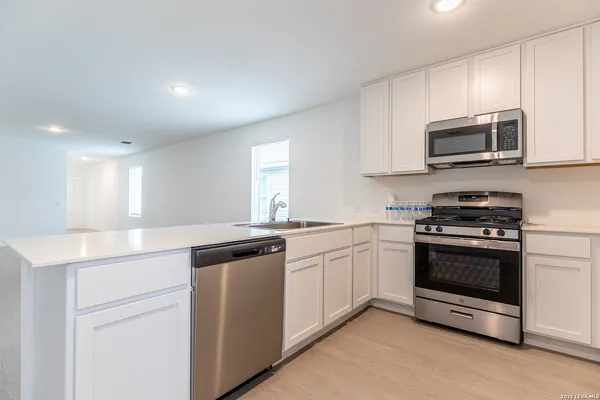 $1,600 | 10815 Lillia Branch, San Antonio, TX 78224