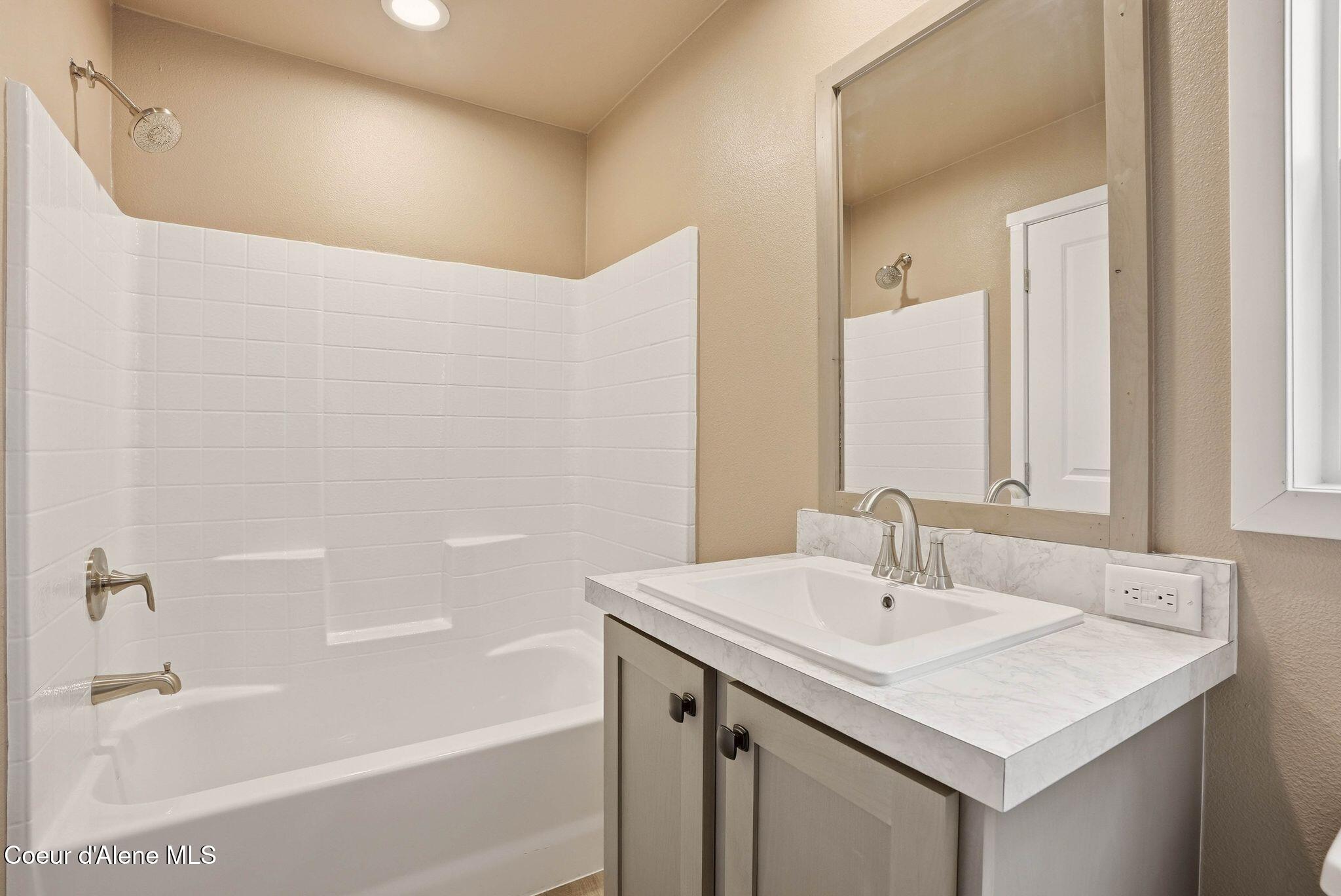 11776 Hauser Lake Road, Unit SPC 15 Hauser, ID 83854 - Photo 11 of 20 Inside-Media- N Hauser-24
