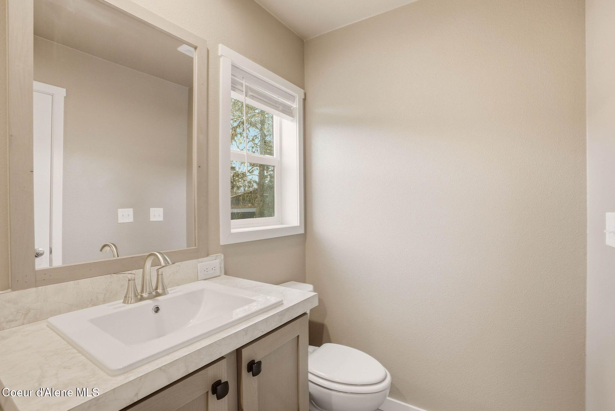 11776 Hauser Lake Road, Unit SPC 15 Hauser, ID 83854 - Photo 12 of 20 Inside-Media- N Hauser-25