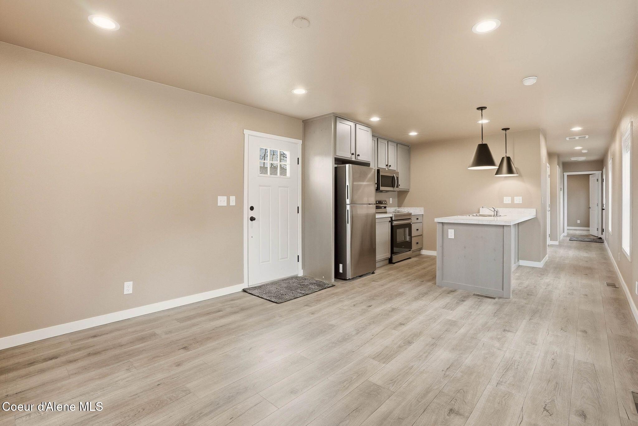 11776 Hauser Lake Road, Unit SPC 15 Hauser, ID 83854 - Photo 5 of 20 Inside-Media- N Hauser-10