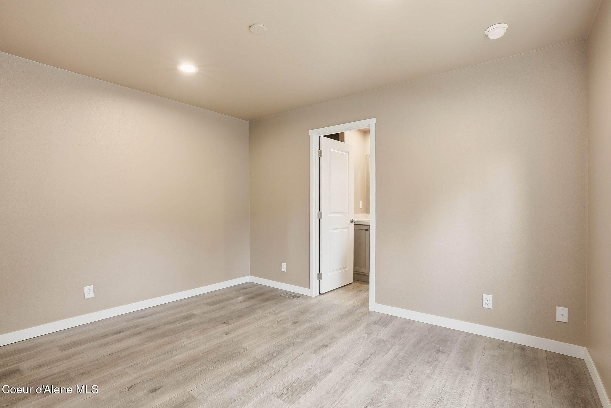 11776 Hauser Lake Road, Unit SPC 15 Hauser, ID 83854 - Photo 9 of 20 Inside-Media- N Hauser-19