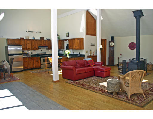 179 Gratuity Road Groton, MA 01450 - Photo 6 of 16 Gallery Image 6