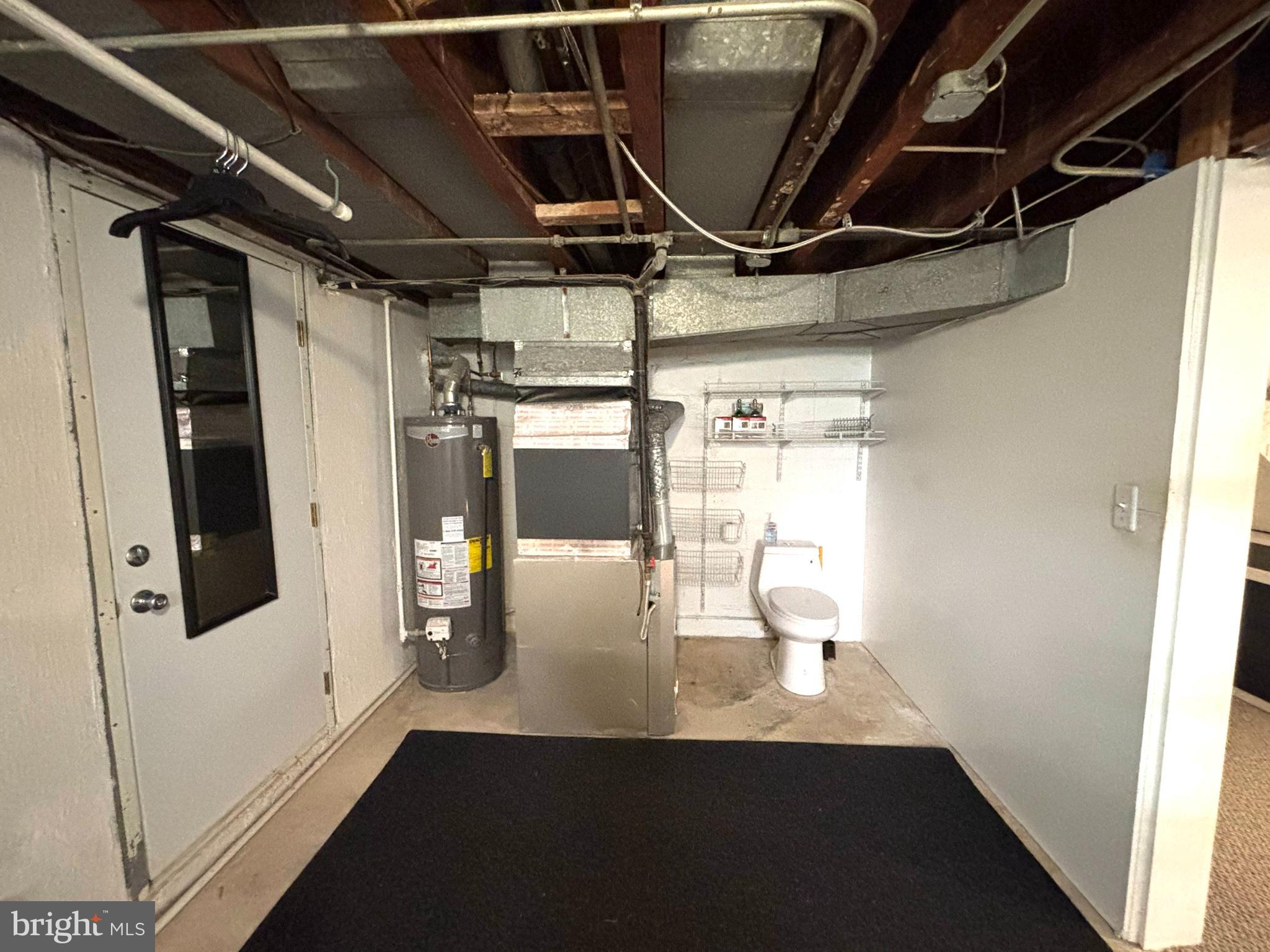 6527 Hilltop Avenue Baltimore, MD 21206 - Photo 27 of 32 a view of an empty room