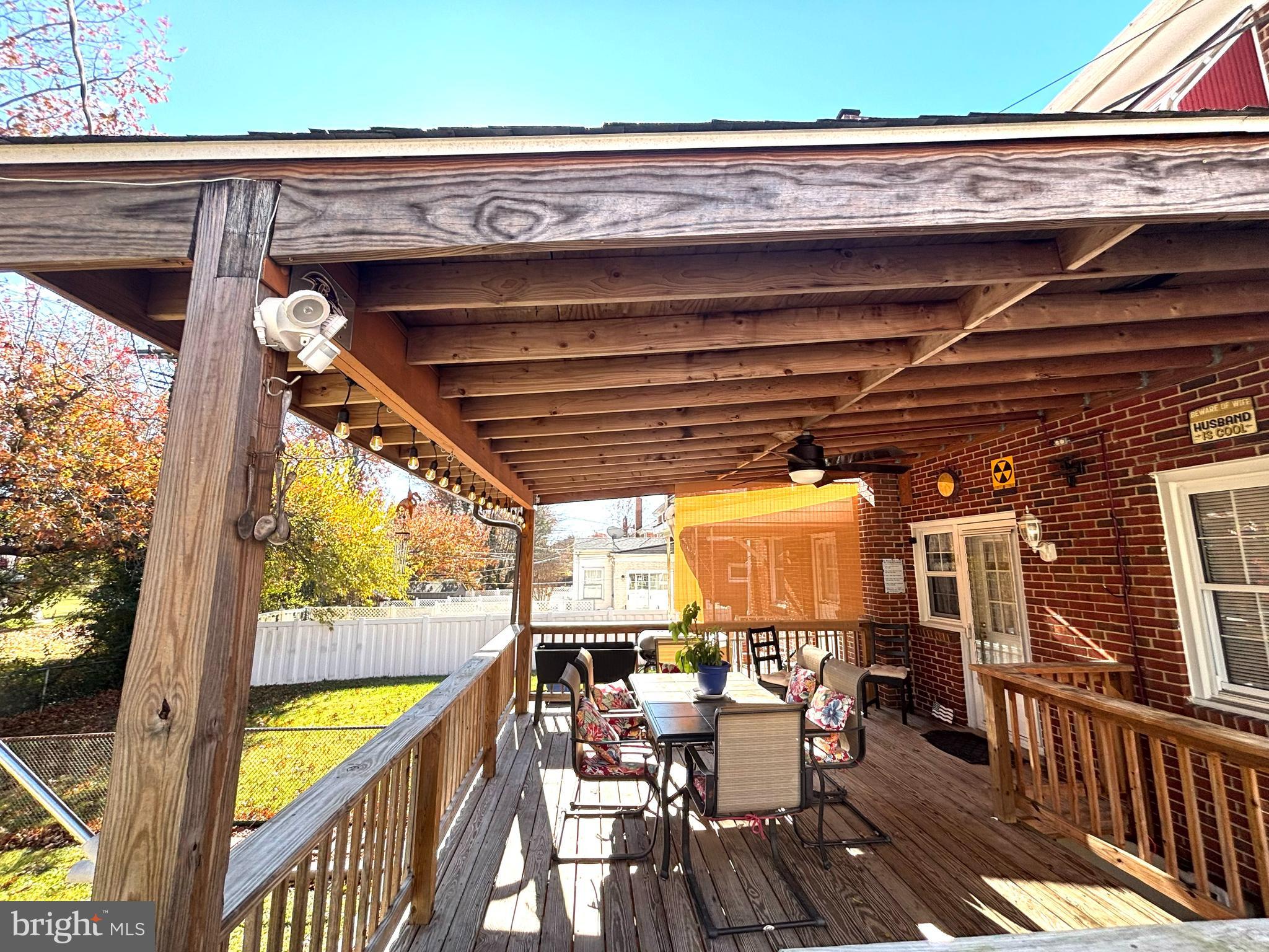 6527 Hilltop Avenue Baltimore, MD 21206 - Photo 30 of 32 a view of sitting area in the balcony