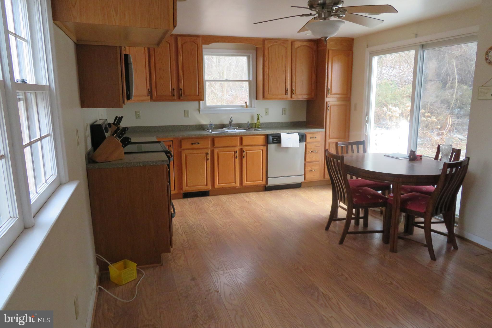 4107 Falls Road Manchester, MD 21102 - Photo 2 of 30 Kitchen