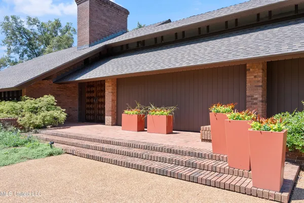 $699,900 | 333 Westover Drive, Clarksdale, MS 38614