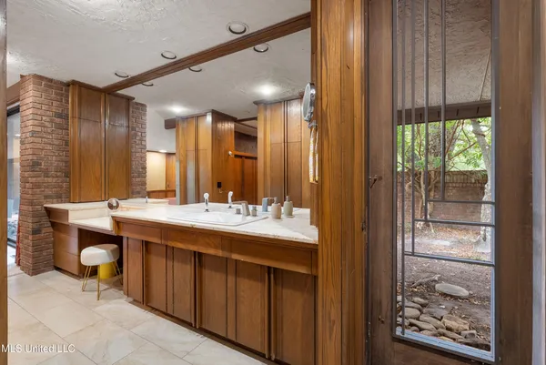 $699,900 | 333 Westover Drive, Clarksdale, MS 38614