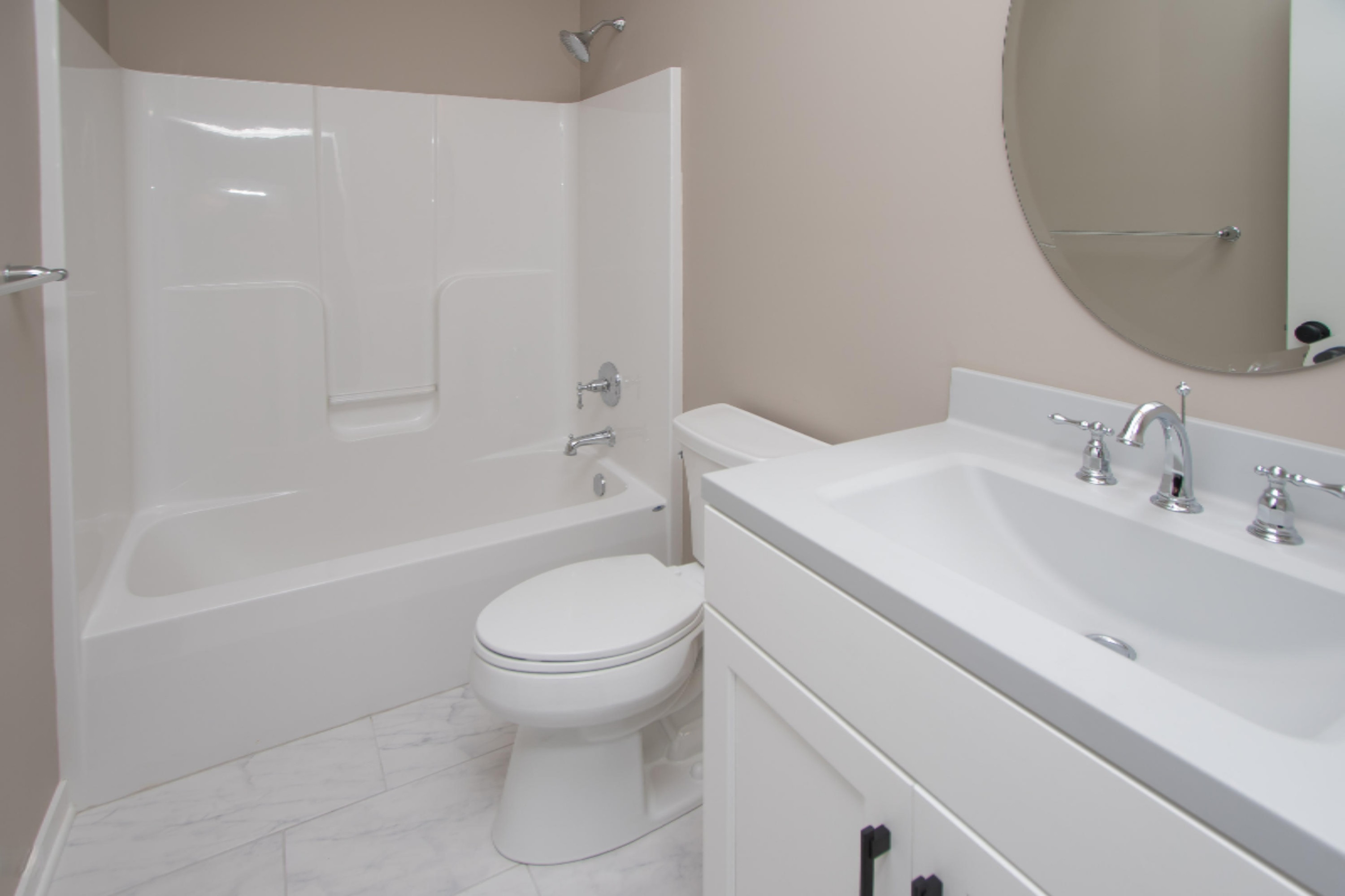 3363 Dunns Ridge, Unit 52 Kalamazoo, MI 49009 - Photo 10 of 17 11 28 2016_WW-01-001_Dogwood_Bathroom