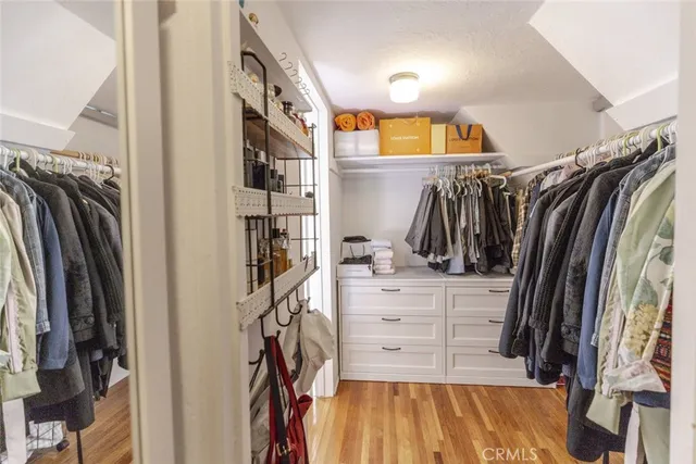 $2,449,000 | 1640 Ard Eevin Avenue, Glendale, CA 91202