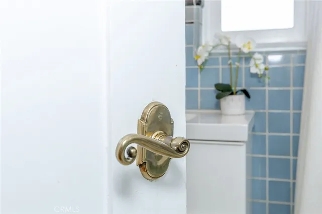 $2,449,000 | 1640 Ard Eevin Avenue, Glendale, CA 91202