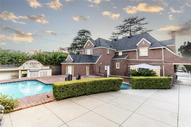 $2,449,000 | 1640 Ard Eevin Avenue, Glendale, CA 91202