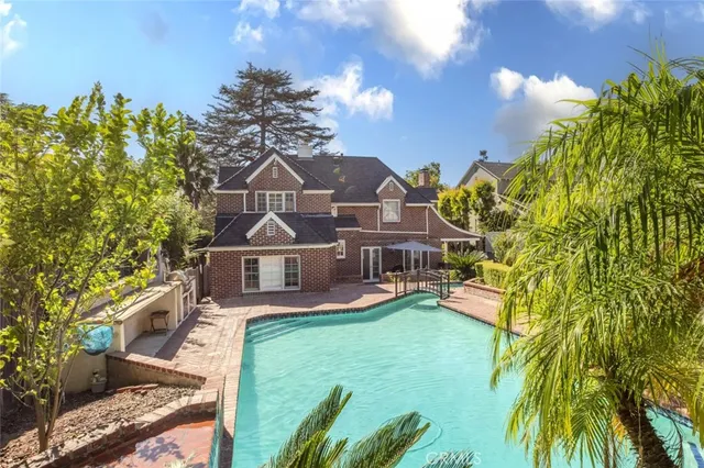 $2,449,000 | 1640 Ard Eevin Avenue, Glendale, CA 91202