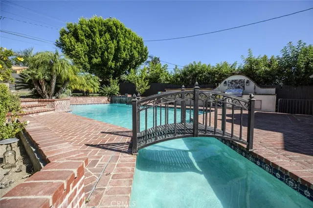 $2,449,000 | 1640 Ard Eevin Avenue, Glendale, CA 91202