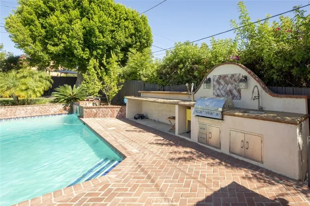 $2,449,000 | 1640 Ard Eevin Avenue, Glendale, CA 91202