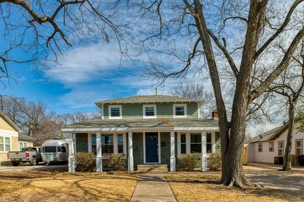$2,950 | 1817 Tremont Avenue, Fort Worth, TX 76107