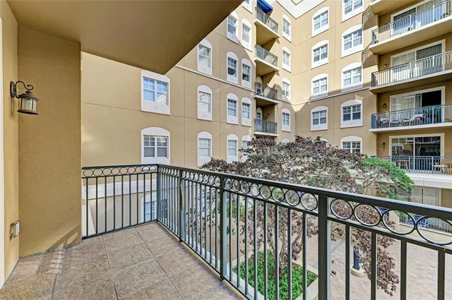 $390,000 | 1064 North Tamiami Trail, Unit 1212, Sarasota, FL 34236