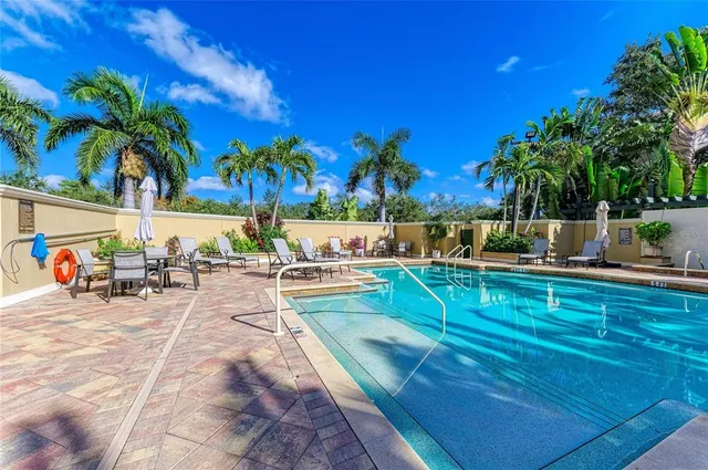 $390,000 | 1064 North Tamiami Trail, Unit 1212, Sarasota, FL 34236