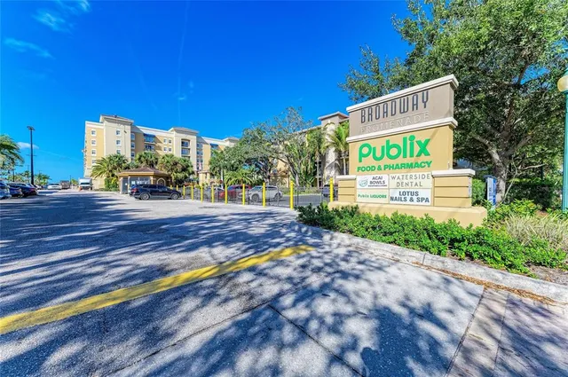 $390,000 | 1064 North Tamiami Trail, Unit 1212, Sarasota, FL 34236
