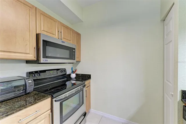 $390,000 | 1064 North Tamiami Trail, Unit 1212, Sarasota, FL 34236