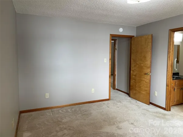 $2,600 | 8966 Holdsclaw Road, Terrell, NC 28682