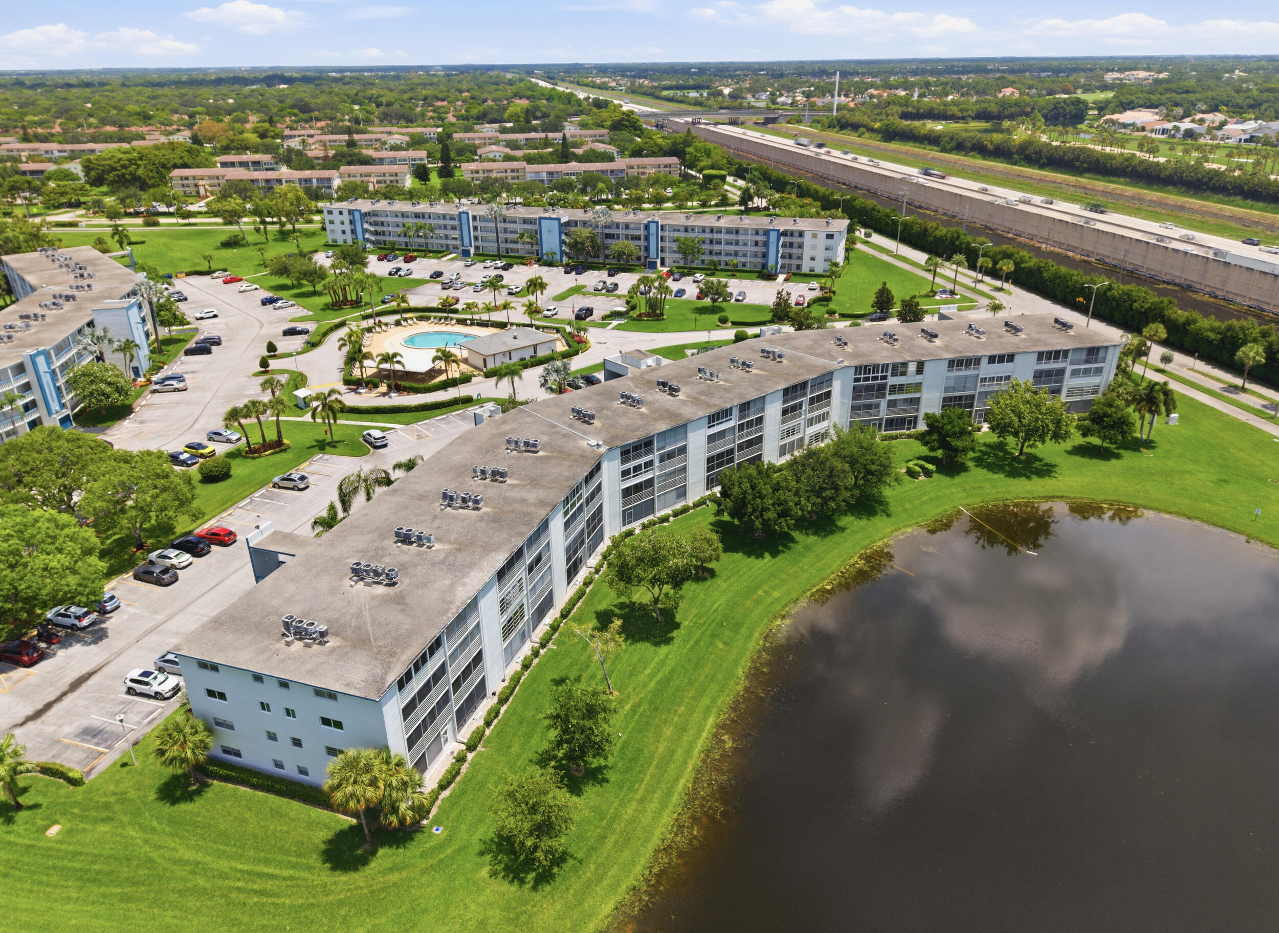 1048 Lincoln C Boca Raton, FL 33434 - Photo 30 of 36 34_dji_20260701124148_0526_d