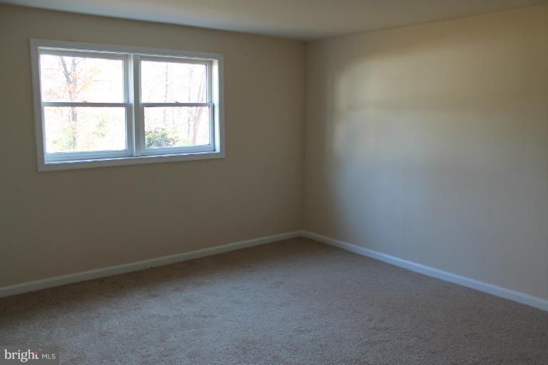 360 Mountainside Road Harpers Ferry, WV 25425 - Photo 4 of 25 Interior (General)