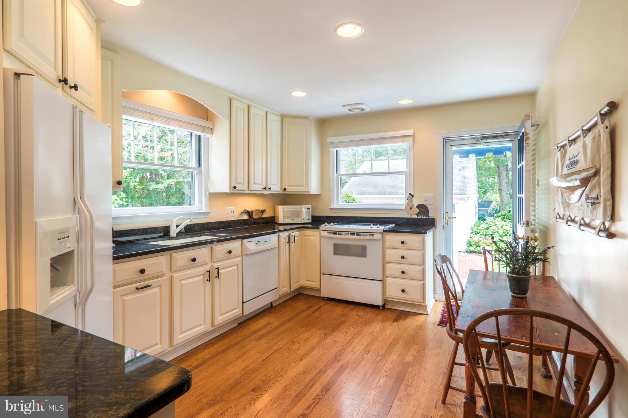 1917 Carrollton Road Annapolis, MD 21409 - Photo 9 of 30 Kitchen