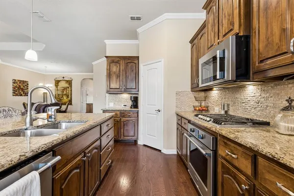 $539,900 | 5128 Dominica Lane, Fort Worth, TX 76244