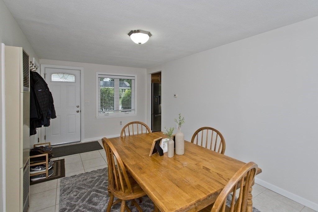 71 Hadley Street Springfield, MA 01118 - Photo 7 of 42