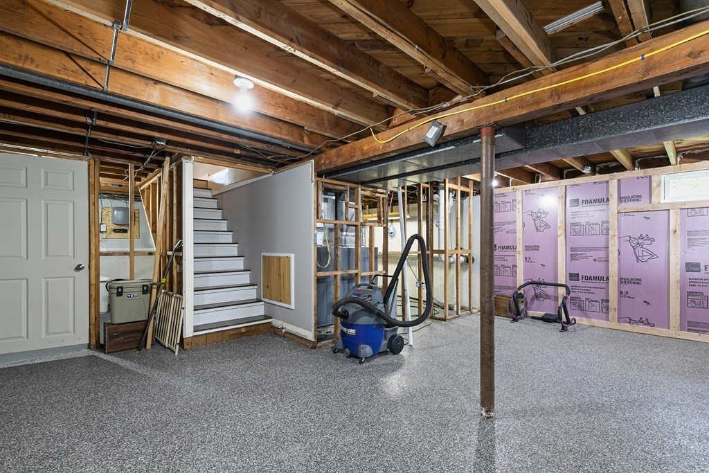 292 Cushman Road Rochester, MA 02770 - Photo 21 of 24 a view of an empty room with gym equipment