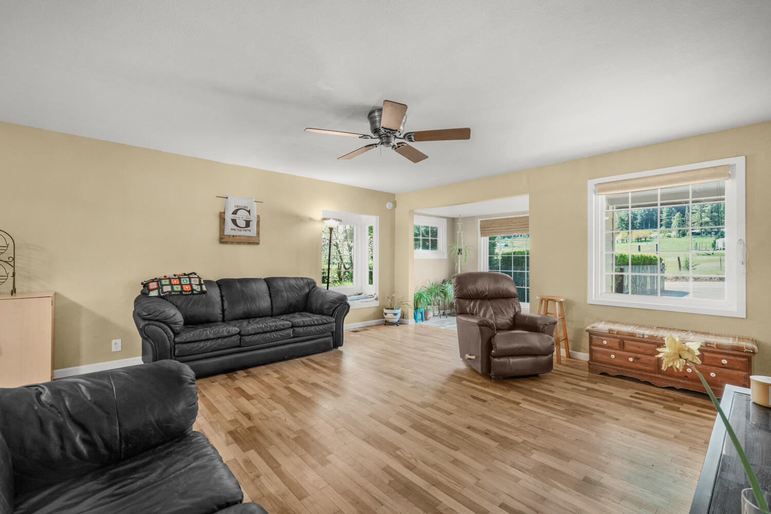 1381 Oak Hill Road Roseburg, OR 97471 - Photo 8 of 47 DSC00718