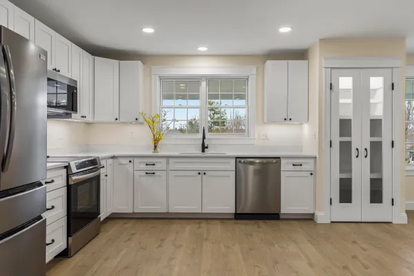 $929,000 | 29 Pleasant Street, Newcastle, ME 04553