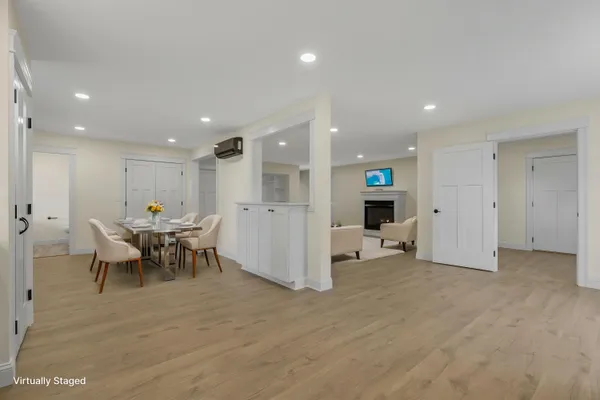 $929,000 | 29 Pleasant Street, Newcastle, ME 04553