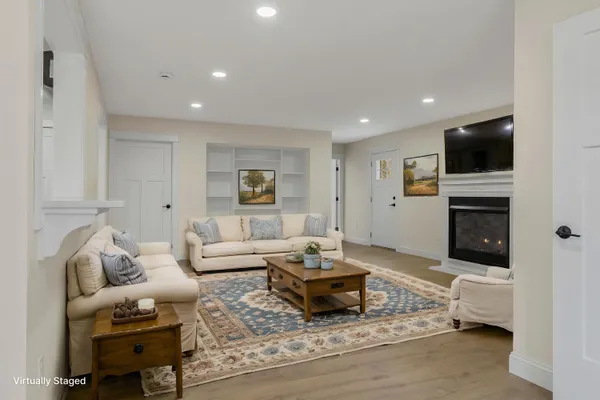 $929,000 | 29 Pleasant Street, Newcastle, ME 04553