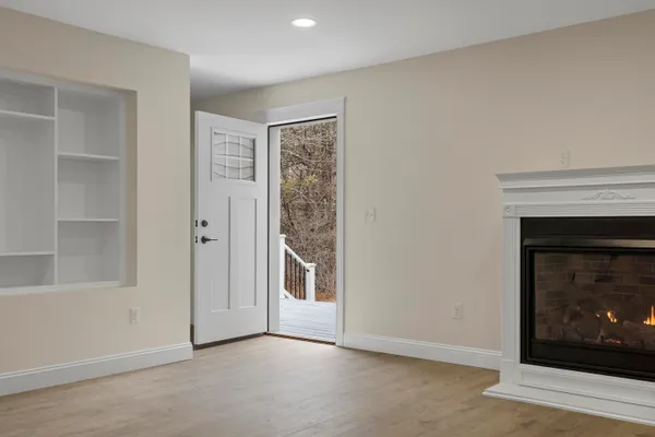 $929,000 | 29 Pleasant Street, Newcastle, ME 04553