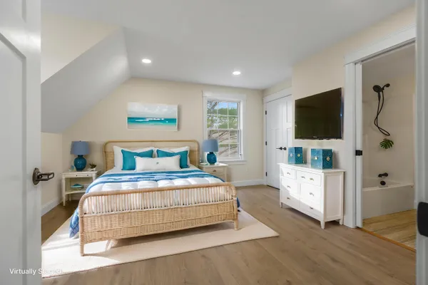 $929,000 | 29 Pleasant Street, Newcastle, ME 04553