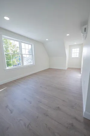 $929,000 | 29 Pleasant Street, Newcastle, ME 04553