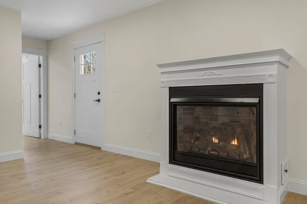 $929,000 | 29 Pleasant Street, Newcastle, ME 04553