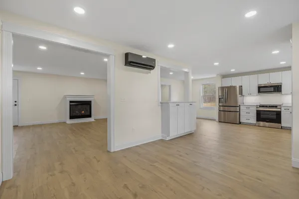 $929,000 | 29 Pleasant Street, Newcastle, ME 04553